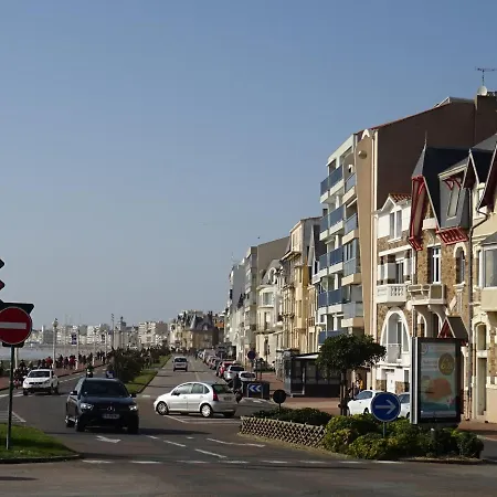 Maison Les Sables-d'olonne, 7 Pieces, 11 Personnes - Fr-1-92-893 펜션